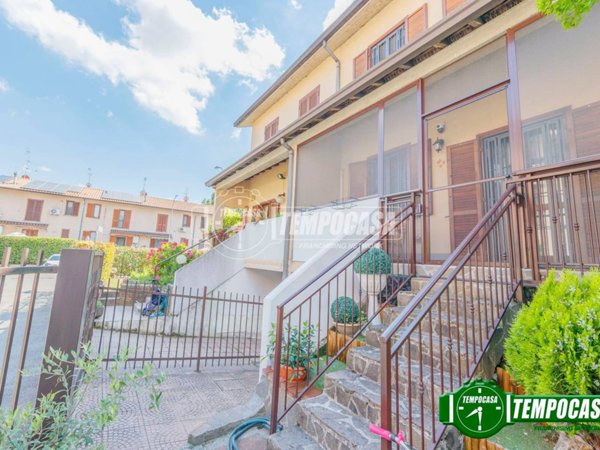 casa indipendente in vendita a Lacchiarella