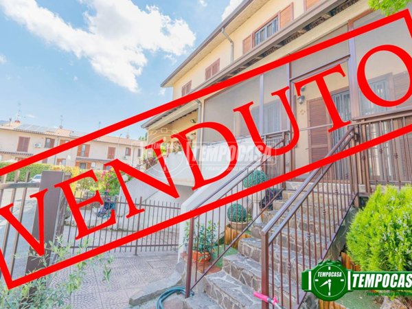 casa indipendente in vendita a Lacchiarella in zona Mettone