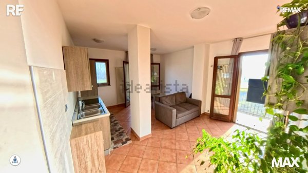 appartamento in vendita a Lacchiarella in zona Casirate Olona