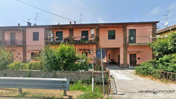 appartamento in vendita a Lacchiarella in zona Mettone