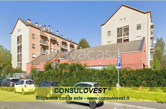 appartamento in vendita a Lacchiarella in zona Mettone