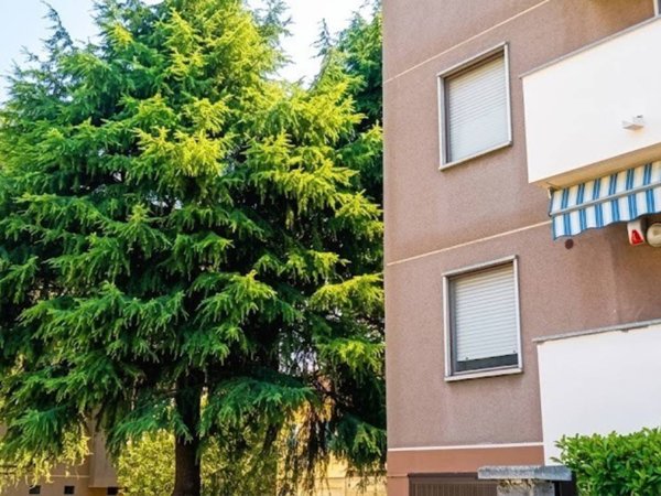 appartamento in vendita a Lacchiarella in zona Mettone