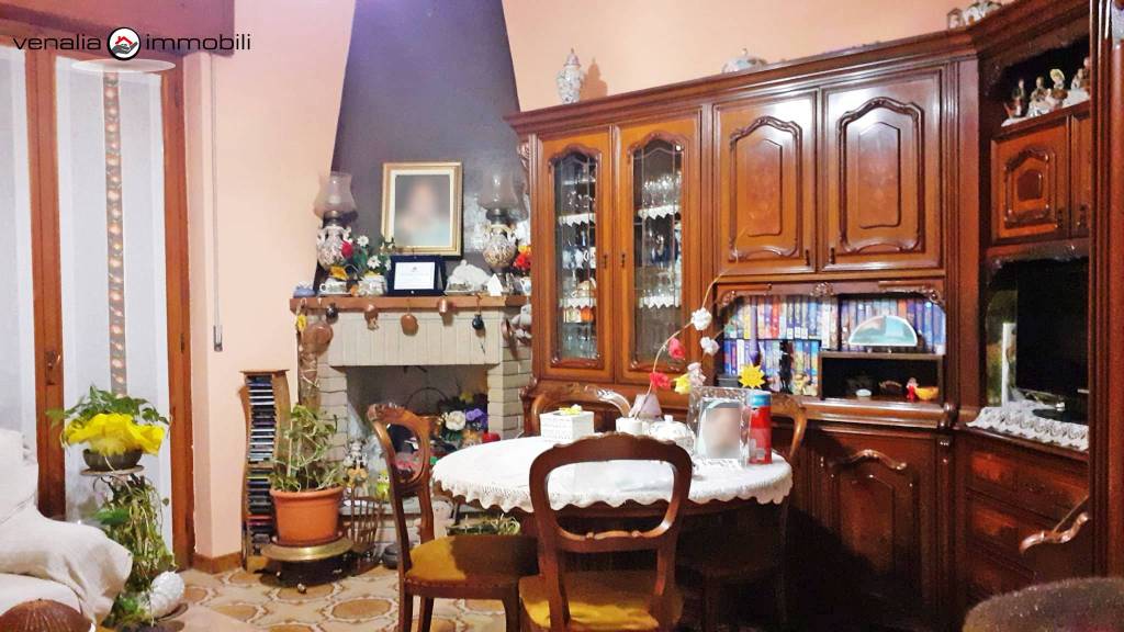 appartamento in vendita a Lacchiarella in zona Mettone