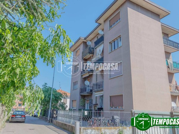 appartamento in vendita a Lacchiarella in zona Mettone