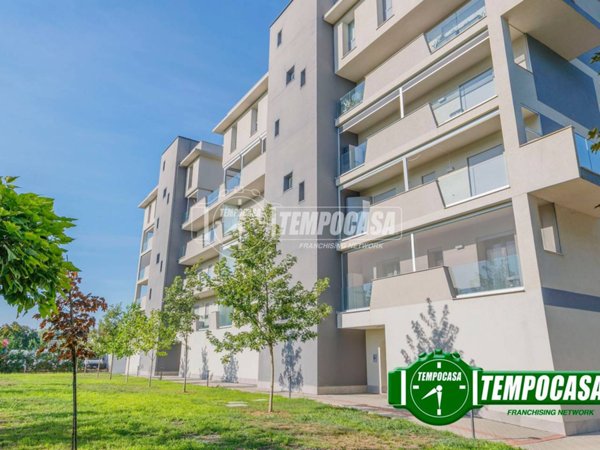 appartamento in vendita a Lacchiarella in zona Mettone