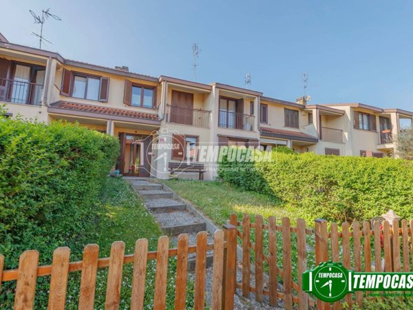 casa indipendente in vendita a Lacchiarella in zona Mettone