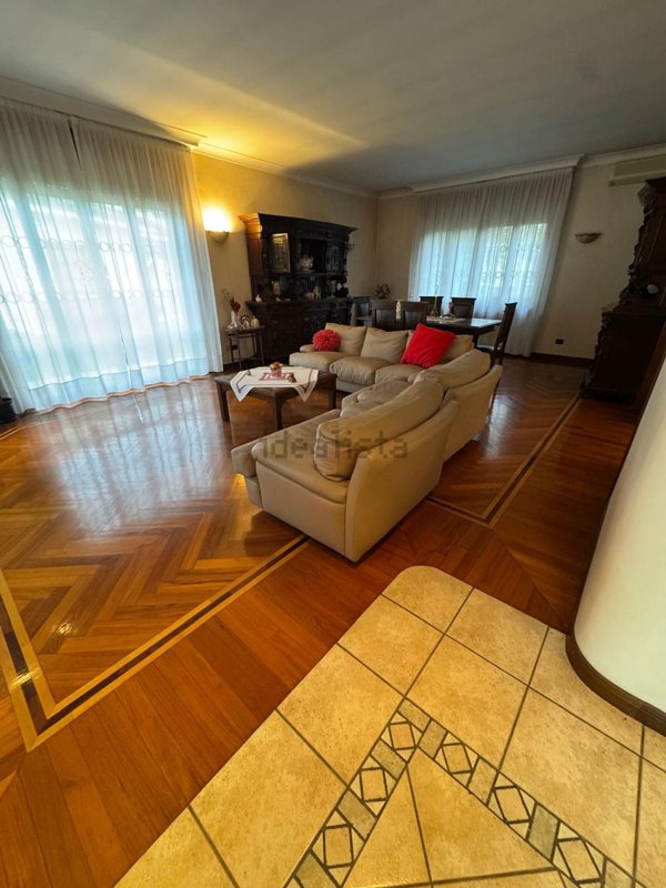 casa indipendente in vendita a Lacchiarella in zona Mettone