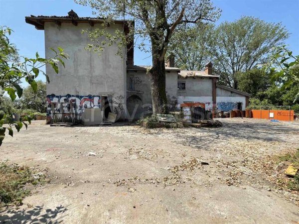 appartamento in vendita a Lacchiarella in zona Casirate Olona