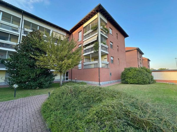 appartamento in vendita a Lacchiarella in zona Mettone