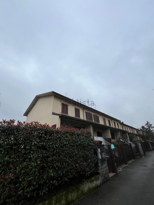 casa indipendente in vendita a Lacchiarella in zona Mettone