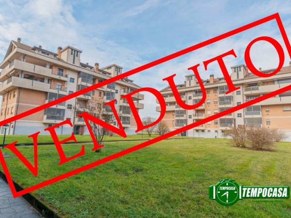 appartamento in vendita a Lacchiarella in zona Mettone
