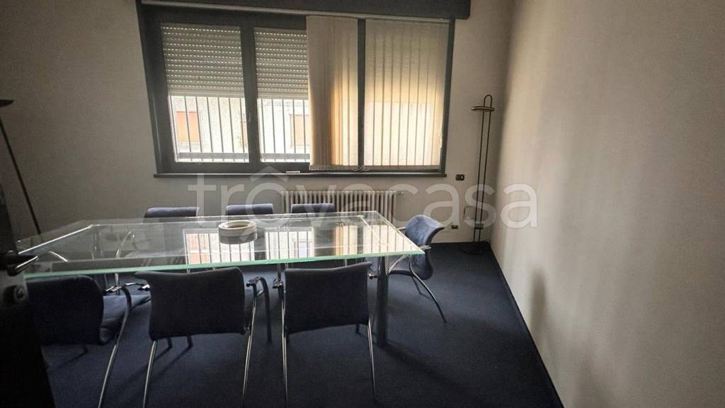 ufficio in vendita a Lainate