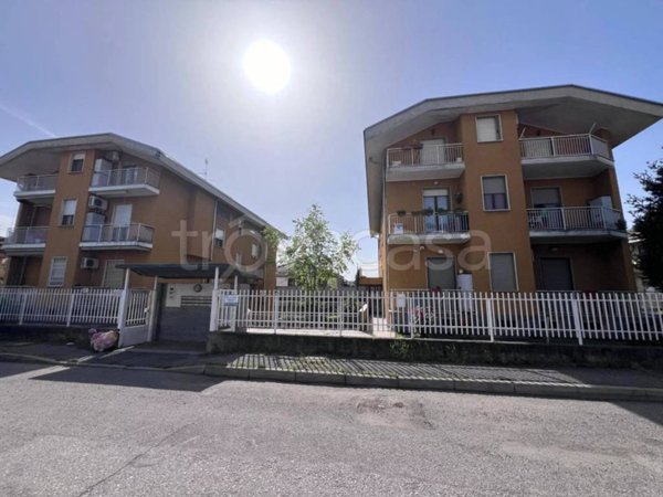 locale commerciale in vendita a Lainate