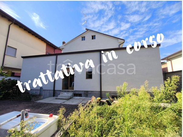 casa indipendente in vendita a Lainate