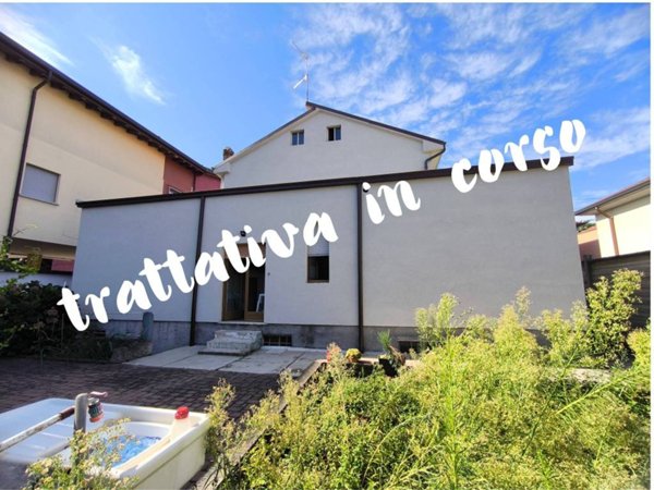 casa indipendente in vendita a Lainate