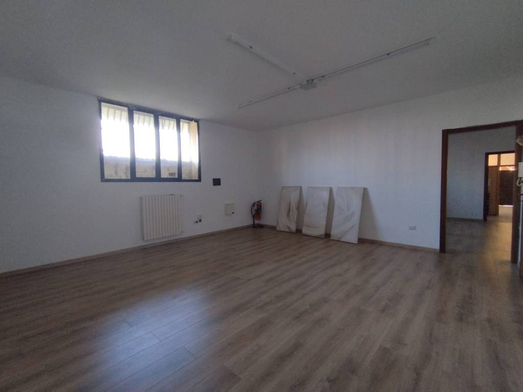 ufficio in vendita a Lainate in zona Barbaiana