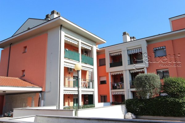 appartamento in vendita a Lainate