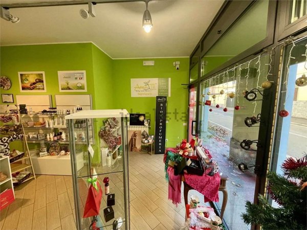 locale commerciale in vendita a Lainate