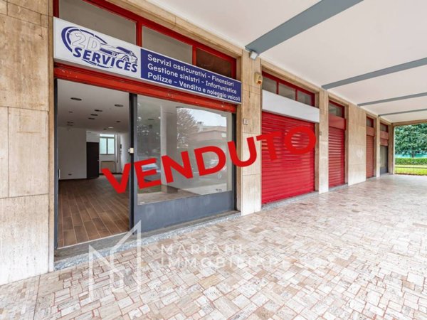 negozio in vendita a Lainate