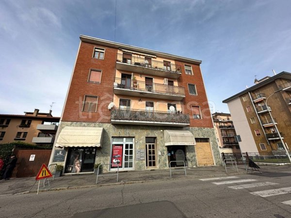 appartamento in vendita a Lainate in zona Barbaiana