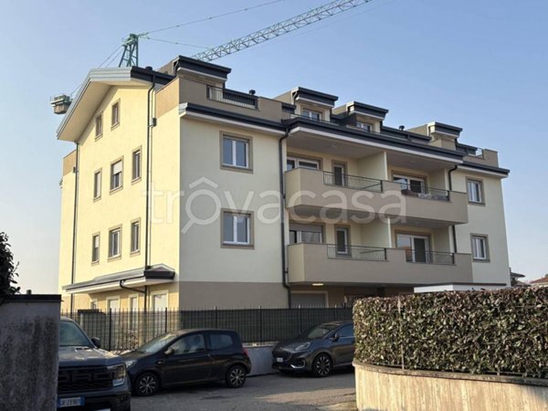appartamento in vendita a Lainate in zona Pagliera