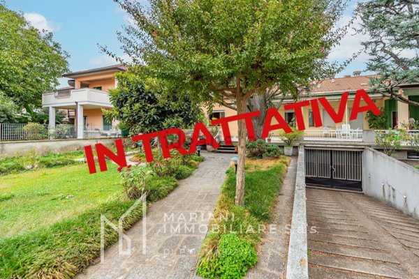 casa indipendente in vendita a Lainate