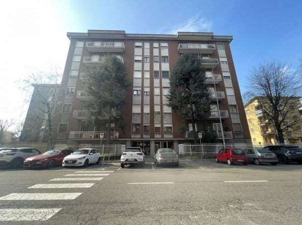 ufficio in vendita a Lainate