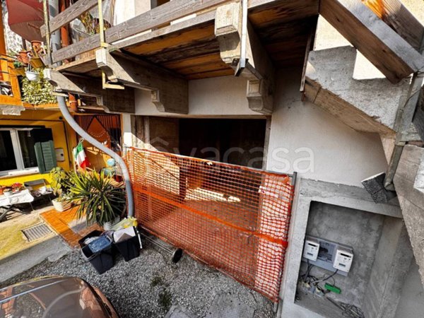 casa indipendente in vendita a Lainate