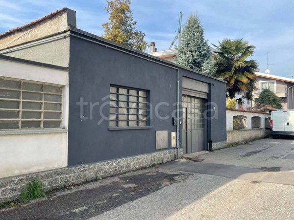 negozio in vendita a Lainate