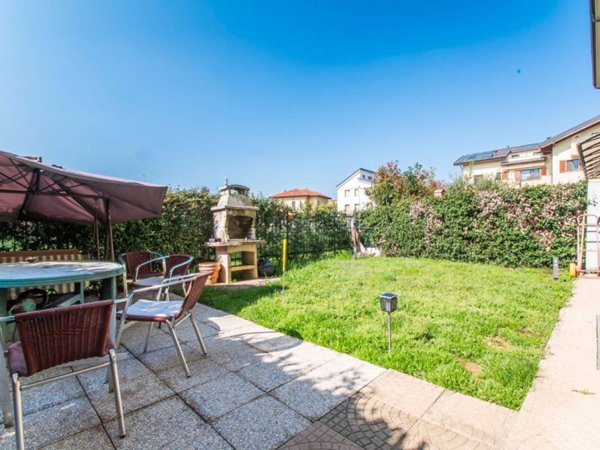 appartamento in vendita a Lainate in zona Barbaiana