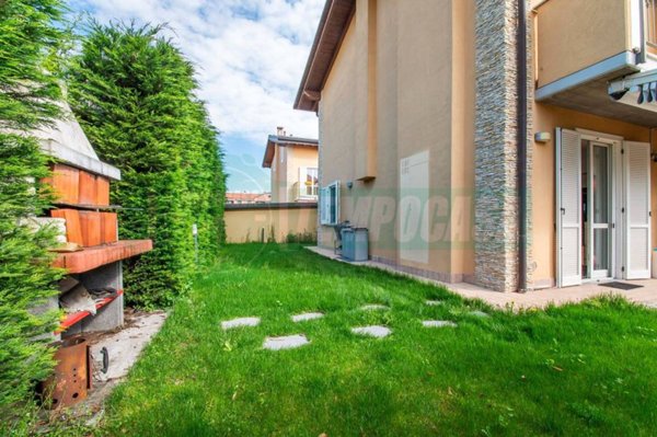 casa indipendente in vendita a Lainate
