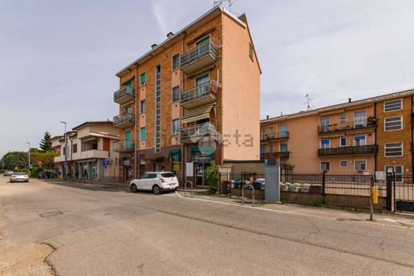 appartamento in vendita a Lainate in zona Pagliera