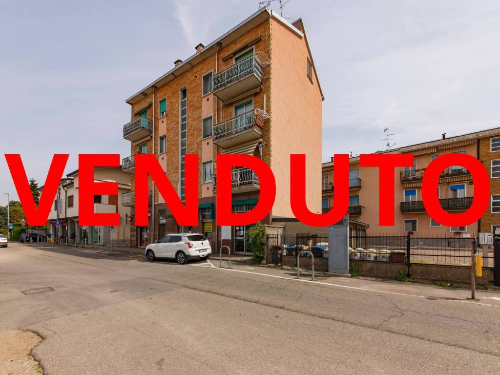 appartamento in vendita a Lainate in zona Pagliera