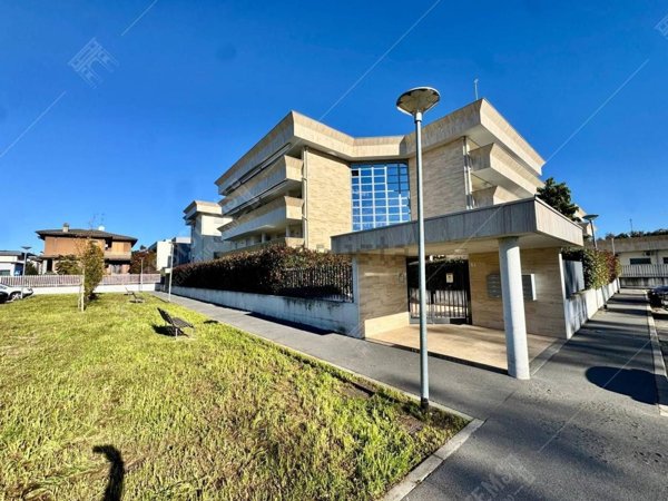 appartamento in vendita a Lainate