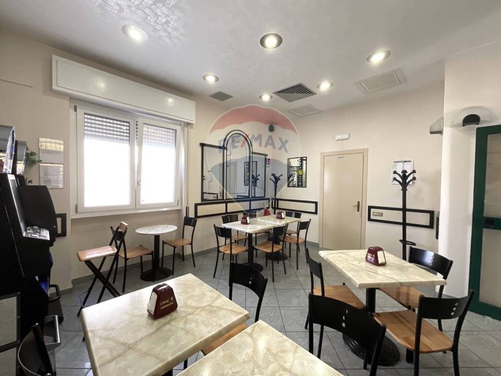 negozio in vendita a Lainate