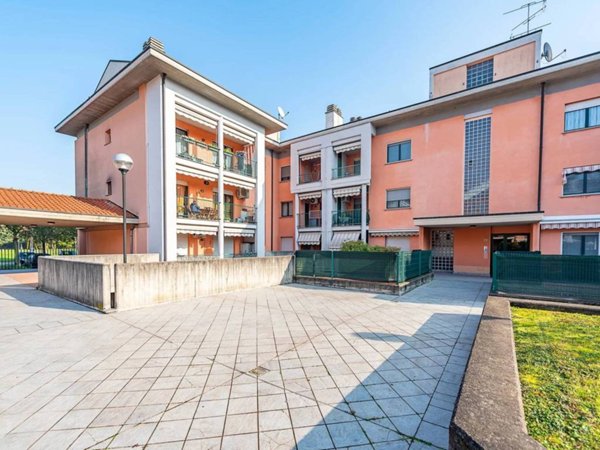 appartamento in vendita a Lainate