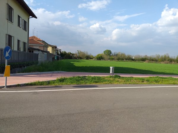 terreno edificabile in vendita a Lainate