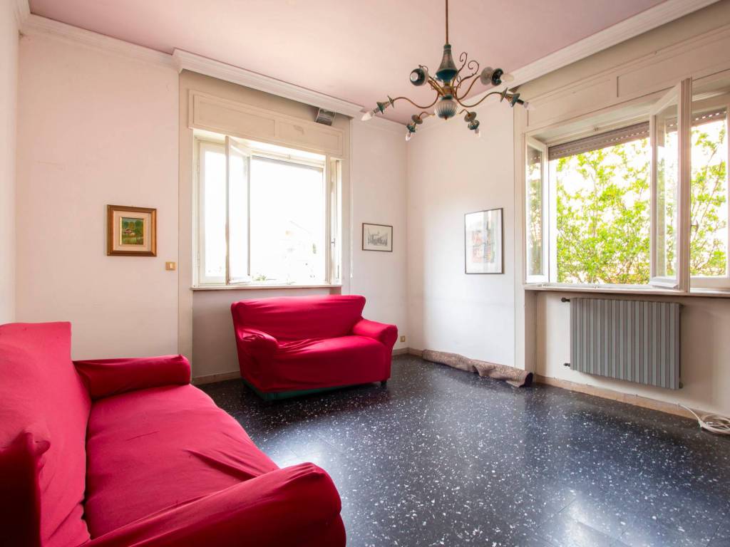 casa indipendente in vendita a Lainate in zona Barbaiana