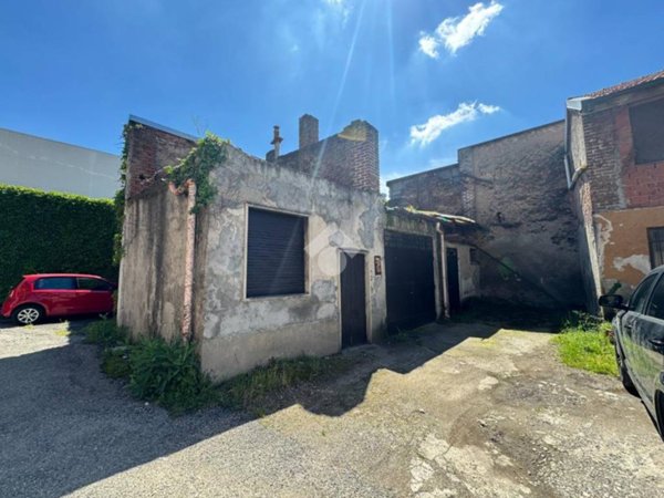 casa indipendente in vendita a Lainate