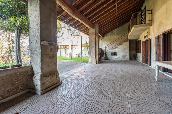 casa indipendente in vendita a Lainate