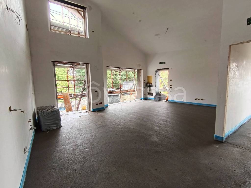 casa indipendente in vendita a Lainate