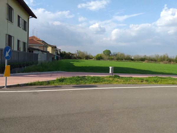 terreno edificabile in vendita a Lainate