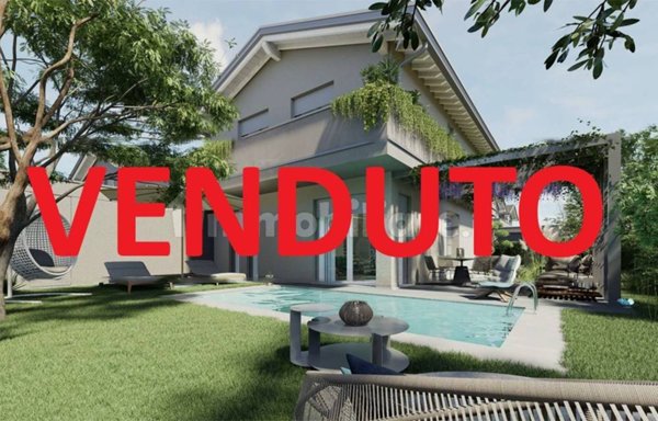 casa indipendente in vendita a Lainate