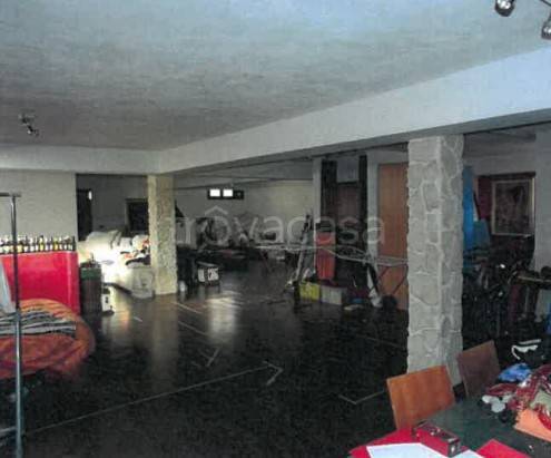 locale commerciale in vendita a Lainate