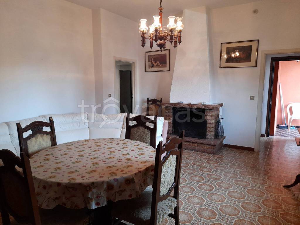 casa indipendente in vendita a Lainate