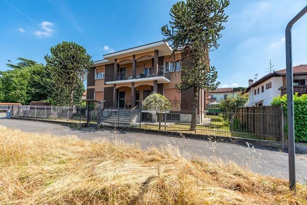 appartamento in vendita a Lainate