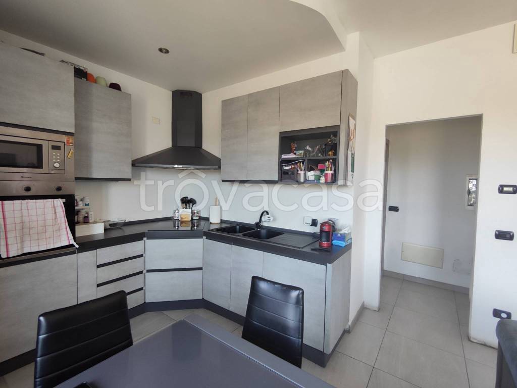 appartamento in vendita a Lainate