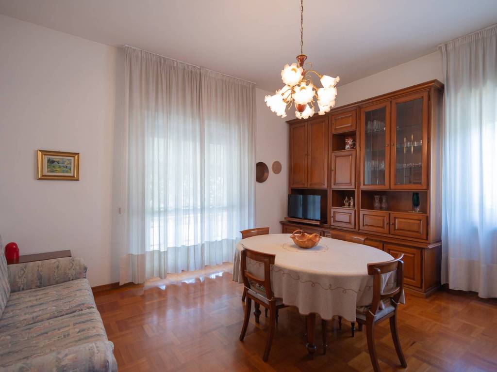 casa indipendente in vendita a Lainate