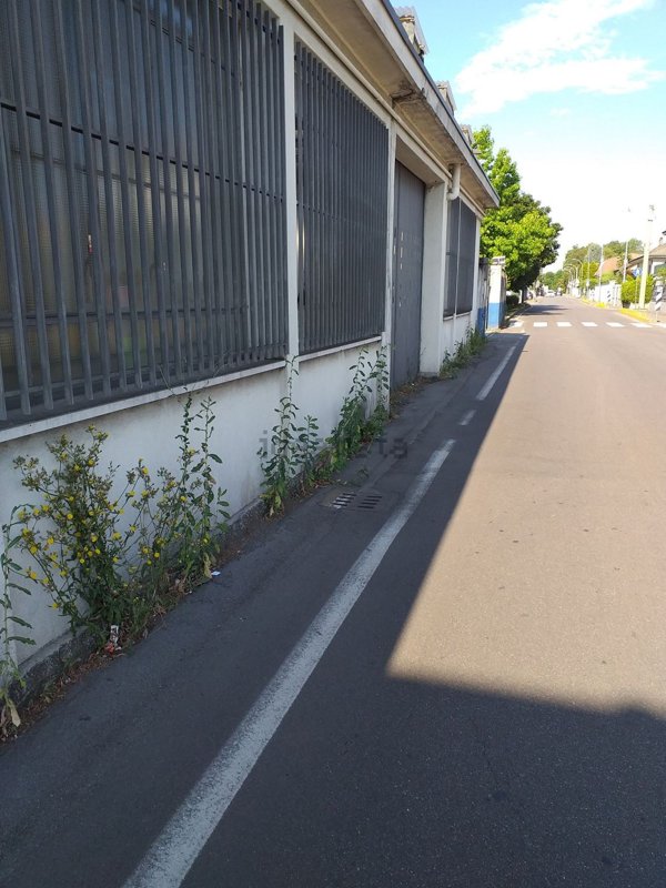 capannone in vendita a Lainate