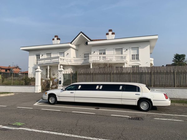 villa in vendita a Lainate